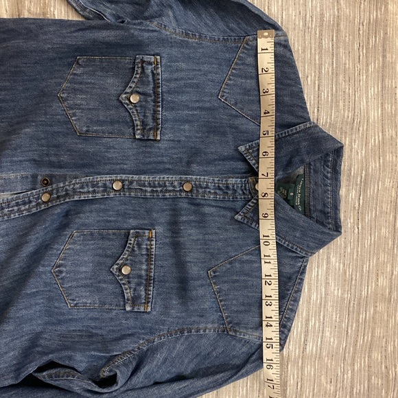 Ralph Lauren denim shirt- shadow on pic- no fading! - Picture 6 of 7